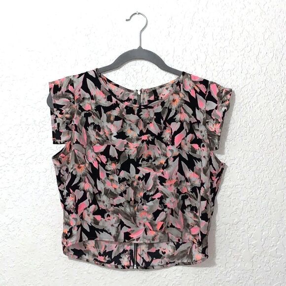 B Jewel crop top size medium - Picture 1 of 16